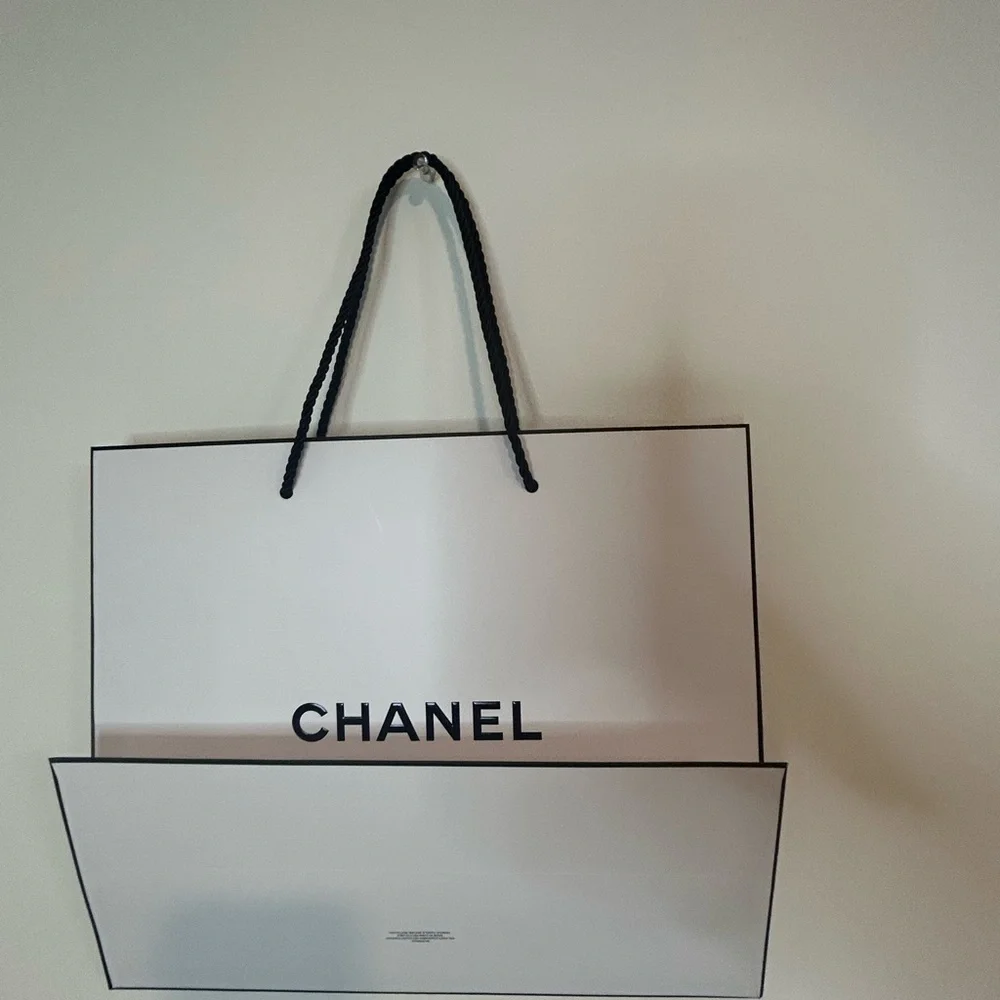 N/A chanel gift